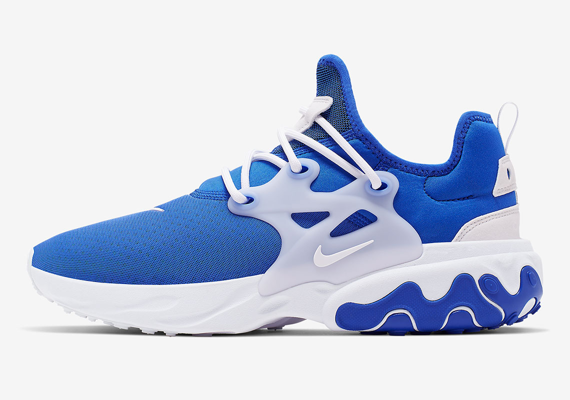 Nike-Presto-React-hyper-royal-AV2605_401-1