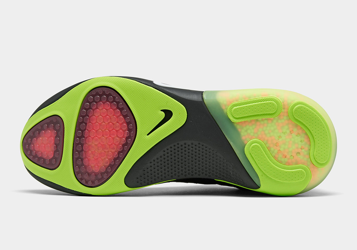 nike-joyride-CT1600_001-6