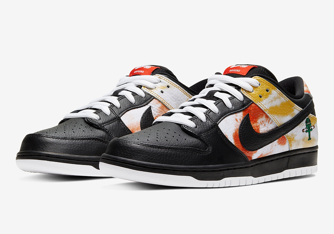 nike-sb-dunk-low-raygun-black-tiedye-BQ6832-001-5