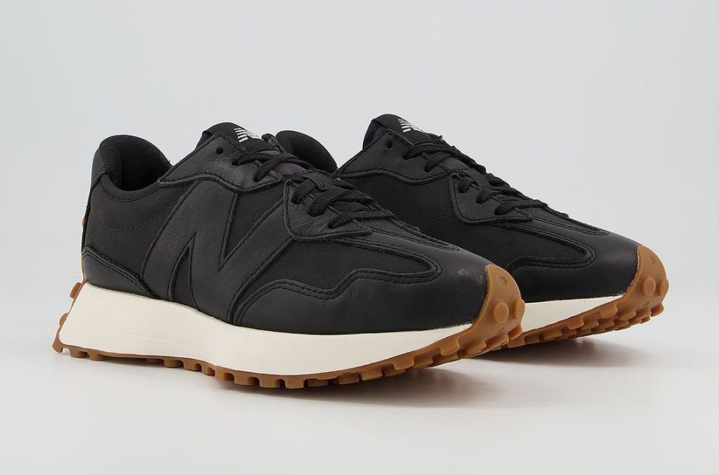 KICKS: NEW FROM #NEWBALANCE 327 WAFFLE RUNNER “BLACK GUM” DETAILED #SNEAKER&nbsp;IMAGES.