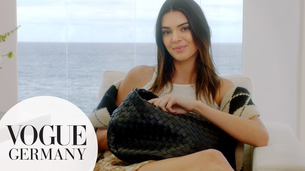 LIFESTYLE: NEW #VOGUE “IN MY BAG” FEATURING&nbsp;#KENDALLJENNER