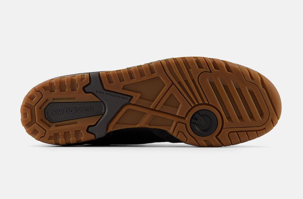 KICKS: NEW BALANCE 550 “BLACK GUM”&nbsp;KICKS