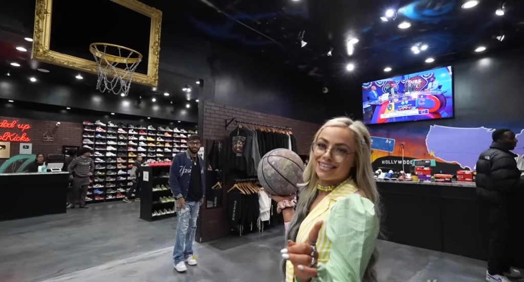KICKS: NEW COOL KICKS SNEAKER VLOG FT: #LIVMORGAN OF&nbsp;WWE
