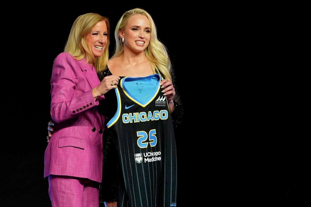 SPORTS: #HAILEYVANLITH WILL REUNITE WITH #ANGELREESE IN&nbsp;CHICAGO!!