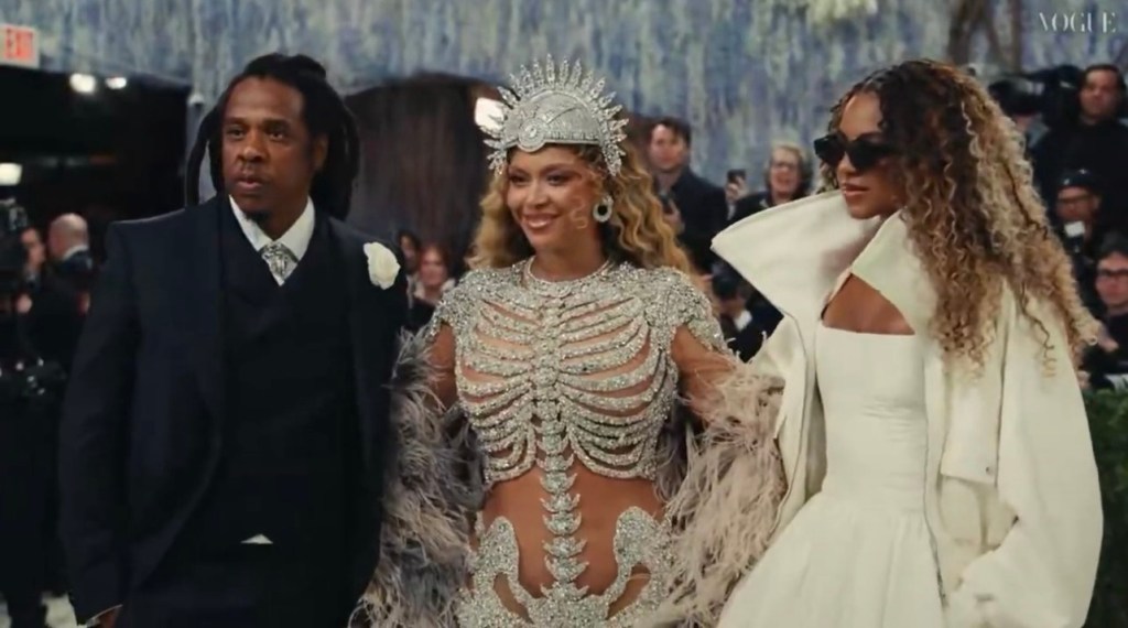LIFESTYLE: BEYONCÉ BLUE IVY & JAYZ at the MET GALA&nbsp;!!