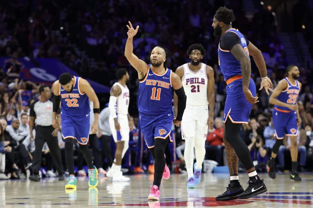 SPORTS: THE KNICKS SWEEP THE&nbsp;76ER’S!!